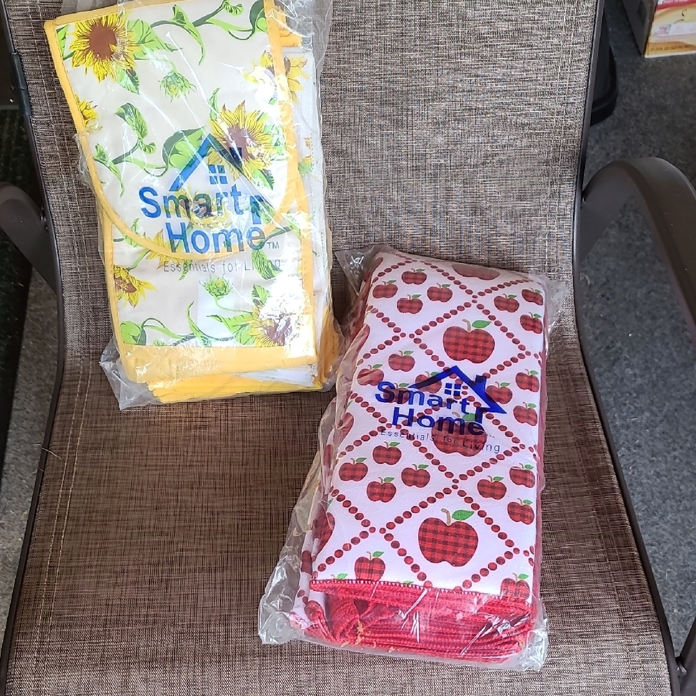 Kitchen Linens Set - Yellow and Red